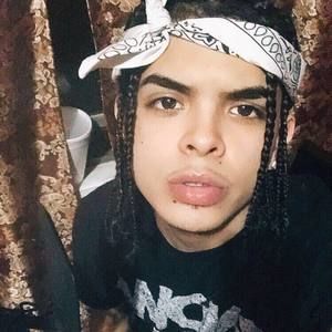 Meet your Posher, Derrick